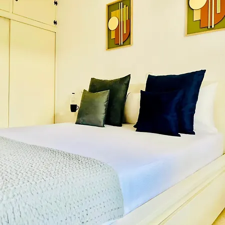 Canaryislandshost I Amanecer Costa Teguise