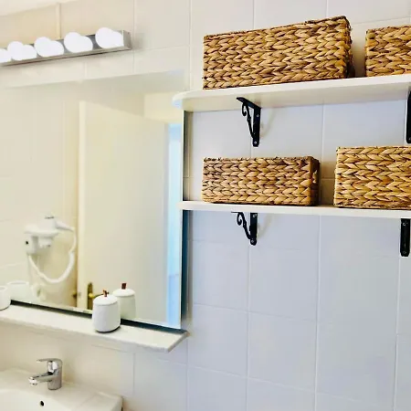 Canaryislandshost I Amanecer Costa Teguise